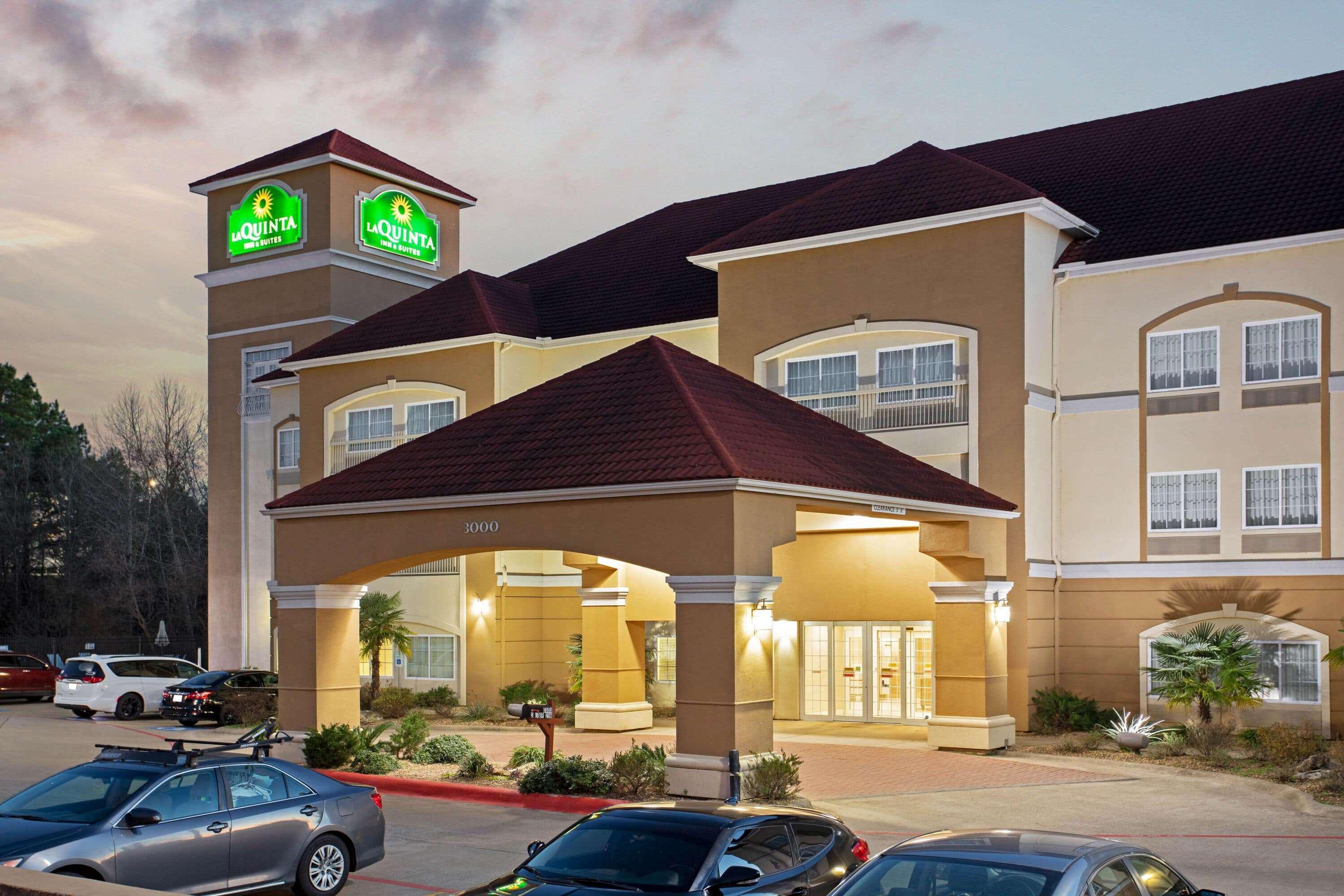 La Quinta By Wyndham Palestine Hotel Exterior photo