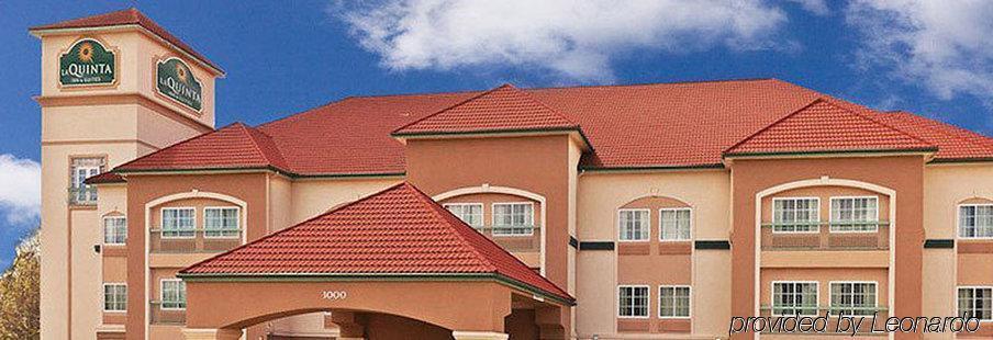 La Quinta By Wyndham Palestine Hotel Exterior photo