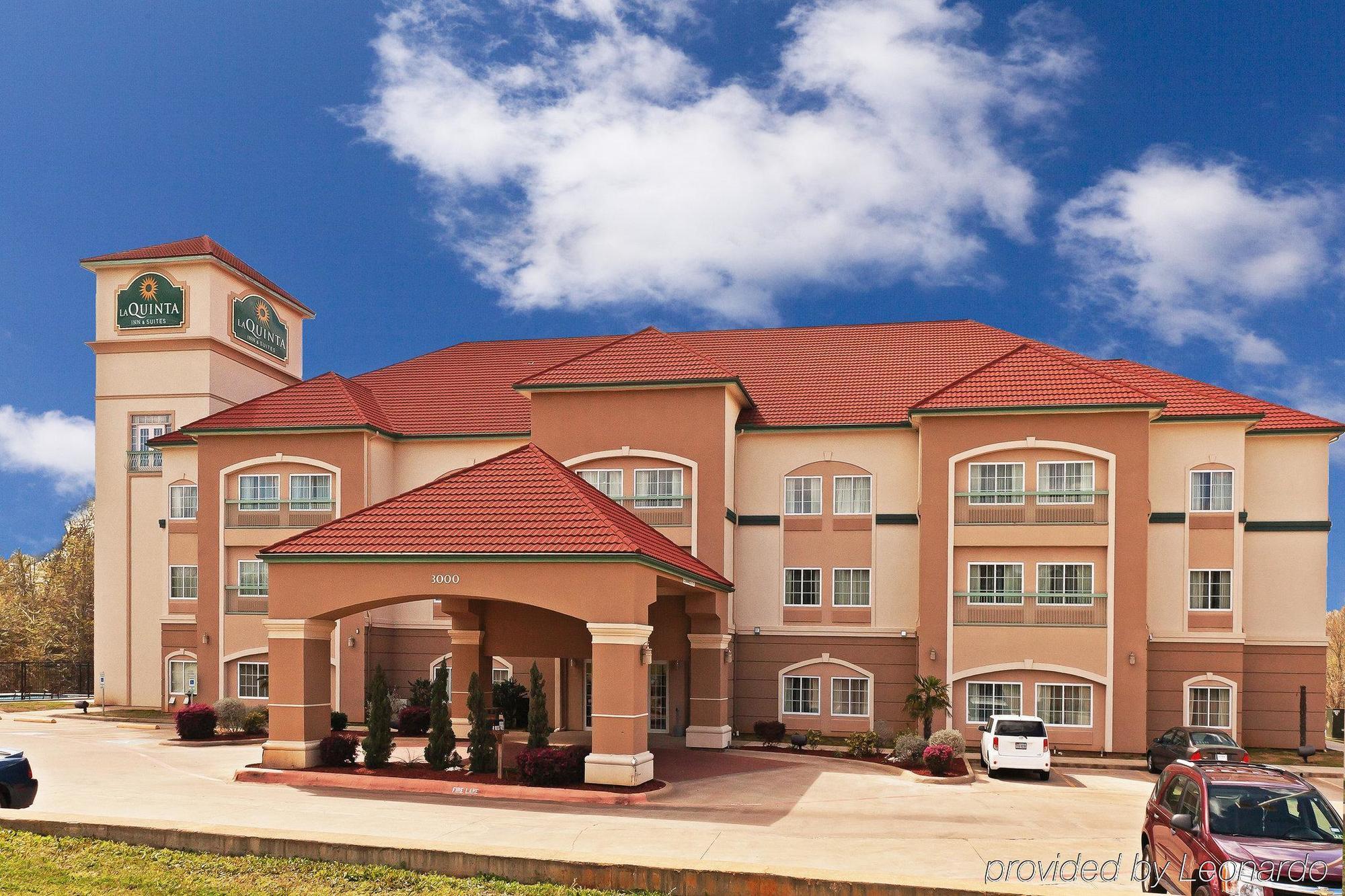 La Quinta By Wyndham Palestine Hotel Exterior photo