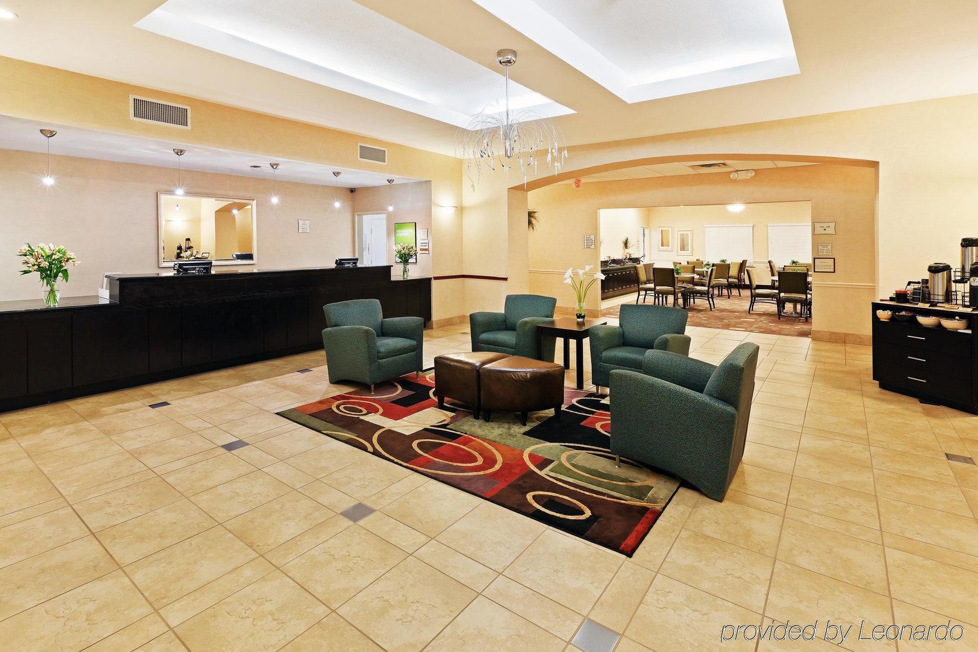 La Quinta By Wyndham Palestine Hotel Exterior photo